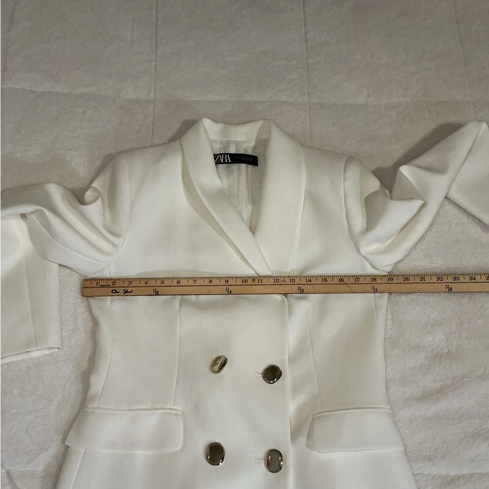 Zara Elegant White Double-Breasted Women's Coat - Picture 5 of 8